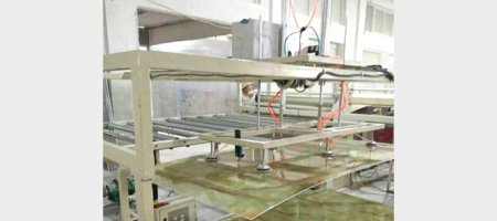 What are the forming characteristics of plastic sheet production equipment?